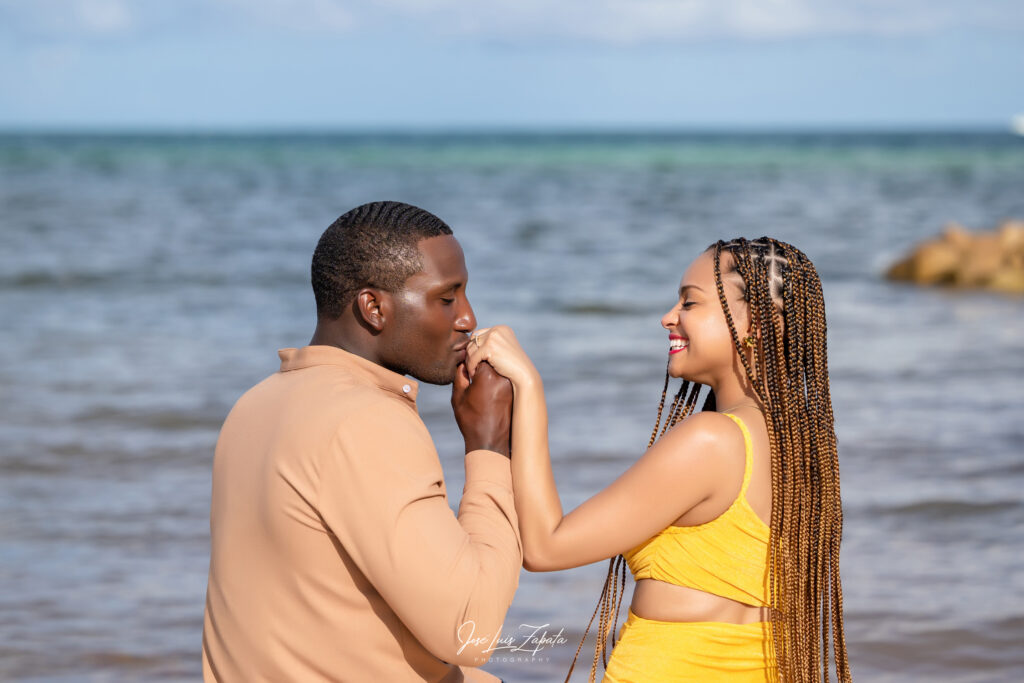 Engagement-Photography-Alaia-Marriott-Resort-San-Pedro,-Ambergris-Caye-Belize-Photographer-Jose-Luis-Zapata-Photography