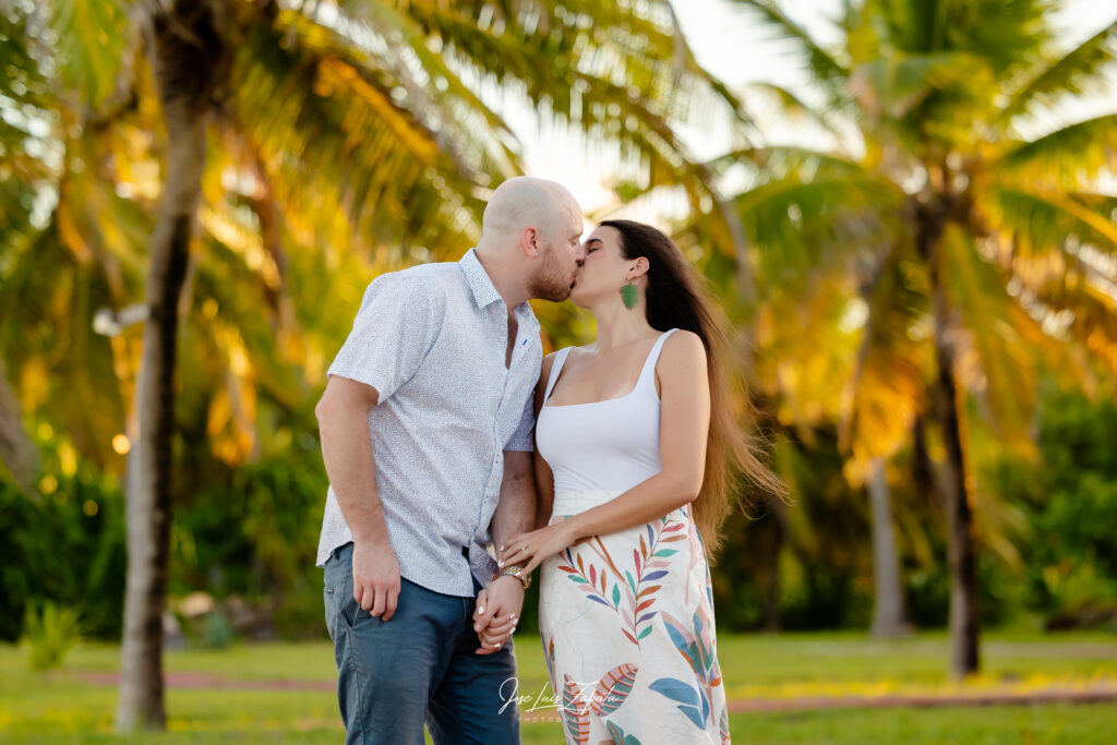 Engagement-Photography-Costa-Blu-Resort-San-Pedro,-Ambergris-Caye-Belize-Photographer-Jose-Luis-Zapata-Photography