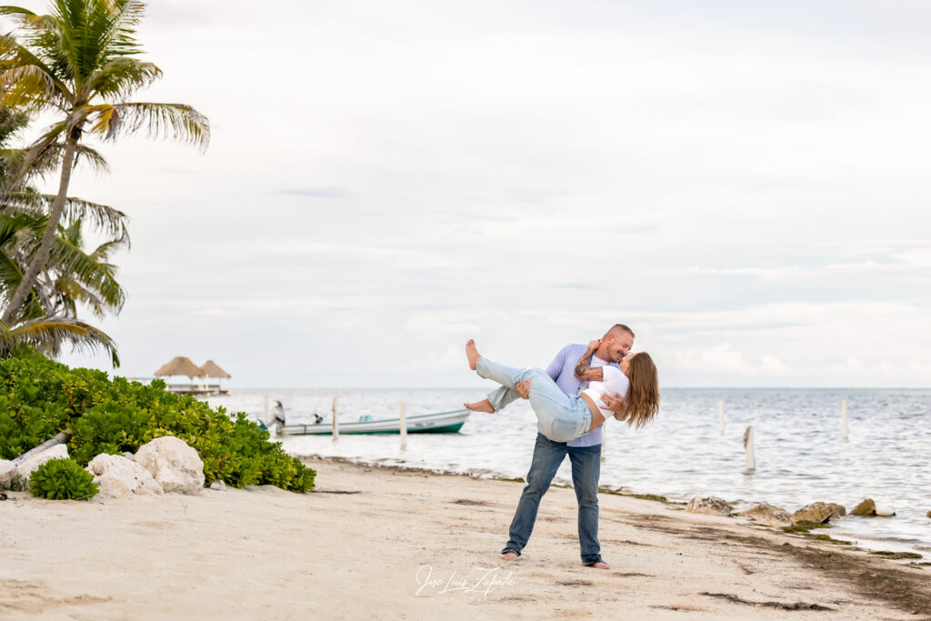 Jose-Luis-Zapata-Photography-Belizean-Shores-Couples-Photo-Shoot-San-Pedro,-Ambergris-Caye,-Belize-Photographer